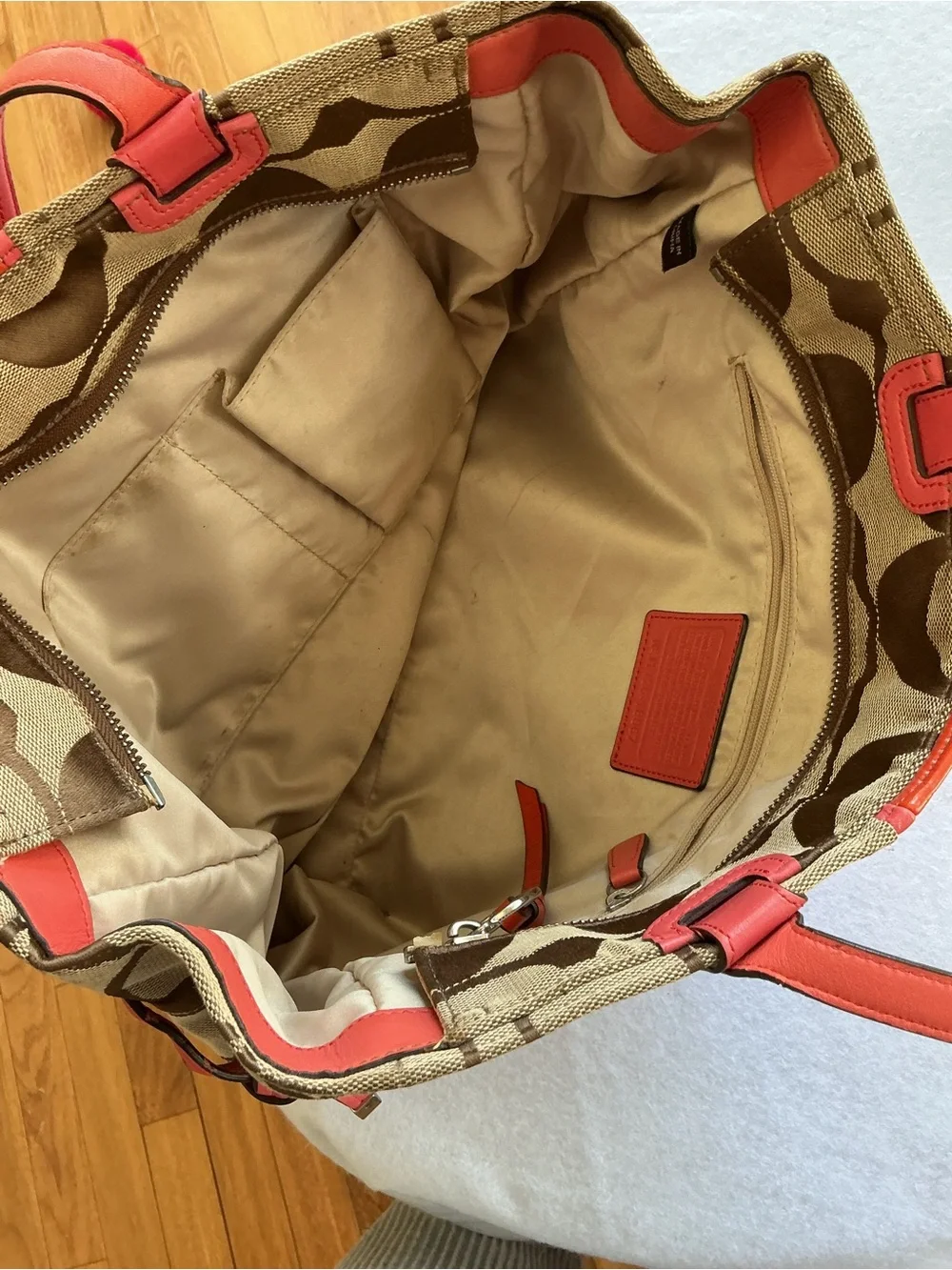 Coach Chelsea Signature Stripe Charlie Tote Khaki Coral‎ Patent Leather Bag